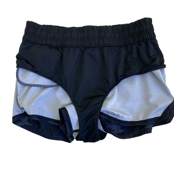 Vuori Womens Sz S Clementine Black Camo Athletic Shorts 2.5” Built-in Briefs - Picture 12 of 16